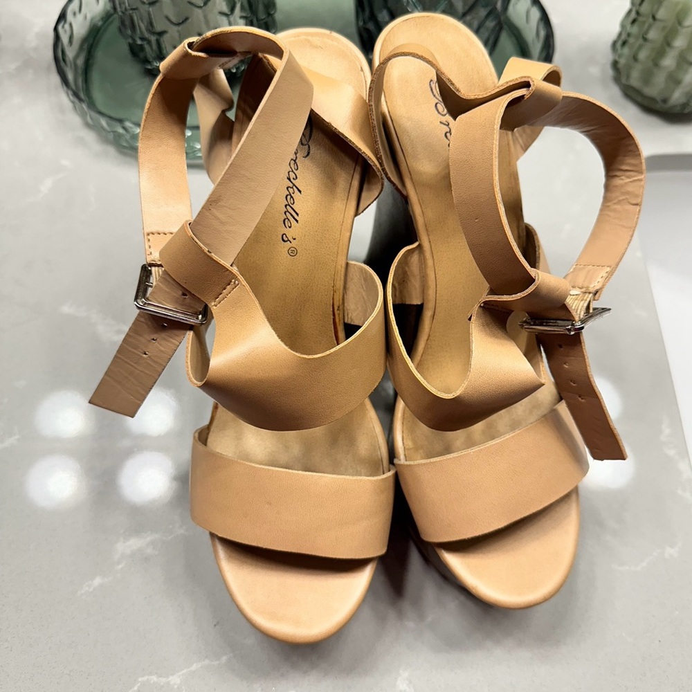 Women’s shoes